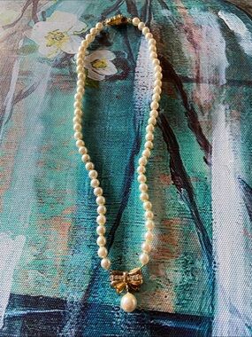 Classic Pearl Necklace with Gold Bow Accent - Ivory Pearls